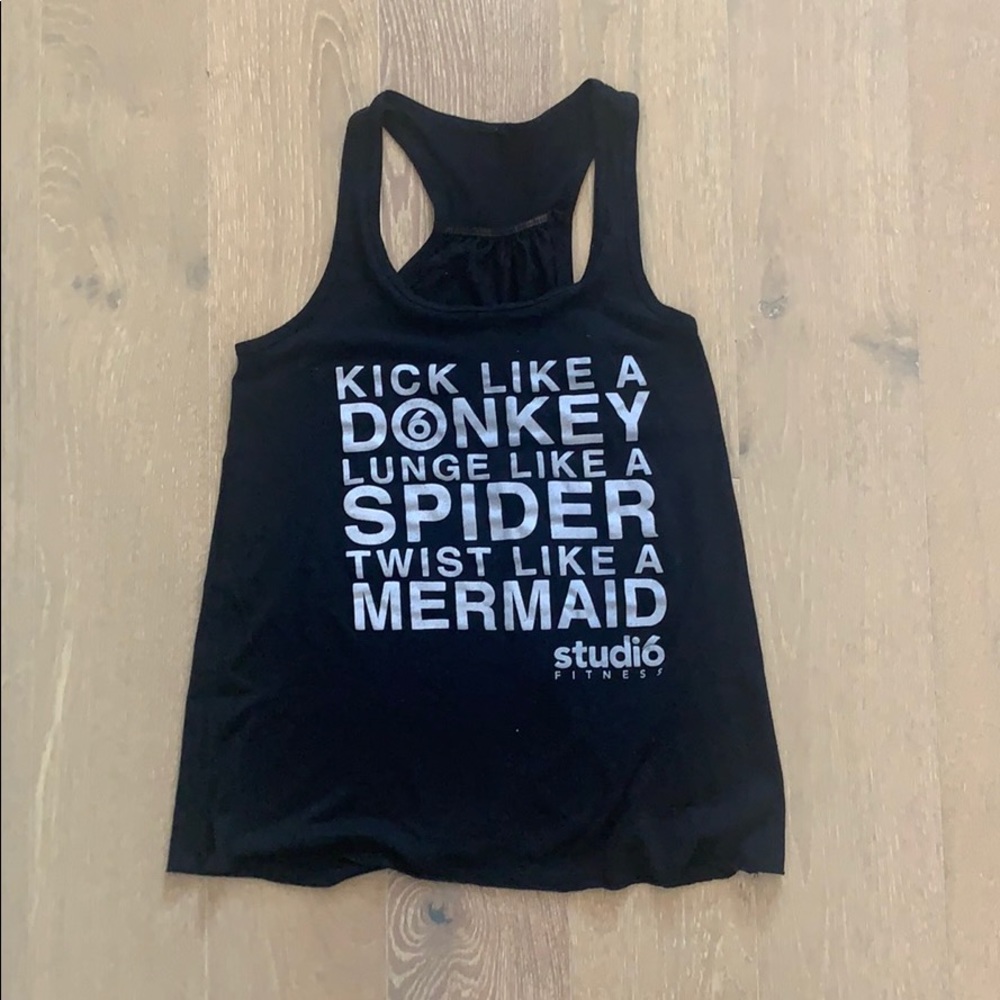 Black pilates tee